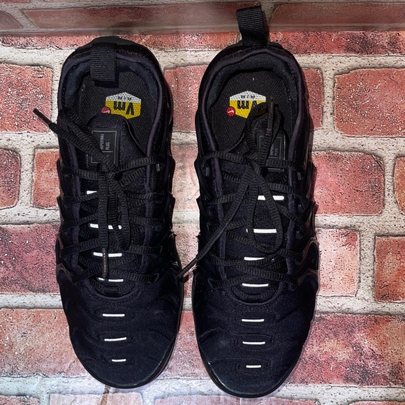 Pre-Owned Nike Air Max Vapormax Triple Black Sneaker Shoes Size 7 924453-004 - Picture 2 of 8